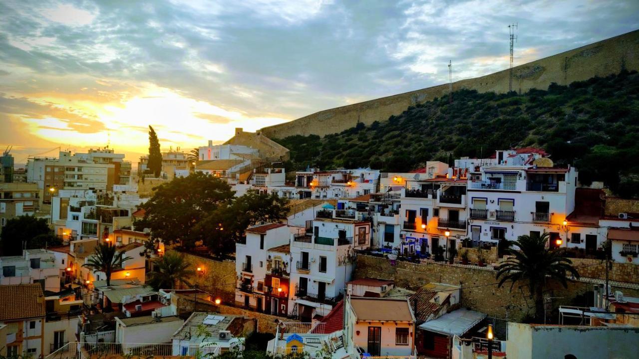 Charming Apartment In Alicante Near The Sea & City Center ภายนอก รูปภาพ